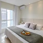 Apartamento Pe Na Areia - 1 Min Da Praia Central